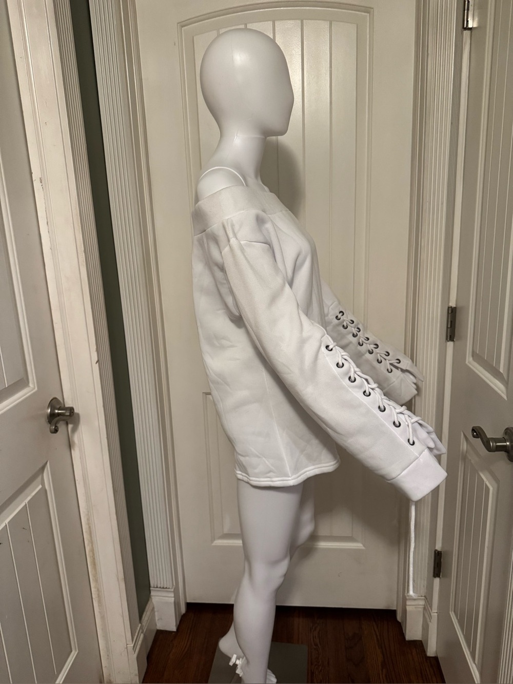 White Off-Shoulder Lace-Up Sleeve Sweatshirt - Picture 4 of 5